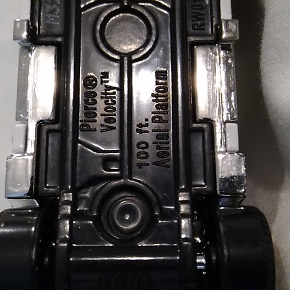 SALE! 2009 Mattel Matchbox Jensen Fire Dept. Ladder 5 - Picture 16 of 17